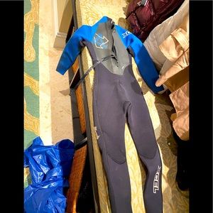 Rip Curl wetsuit for surfing, scuba, snorkel in cool/cold water